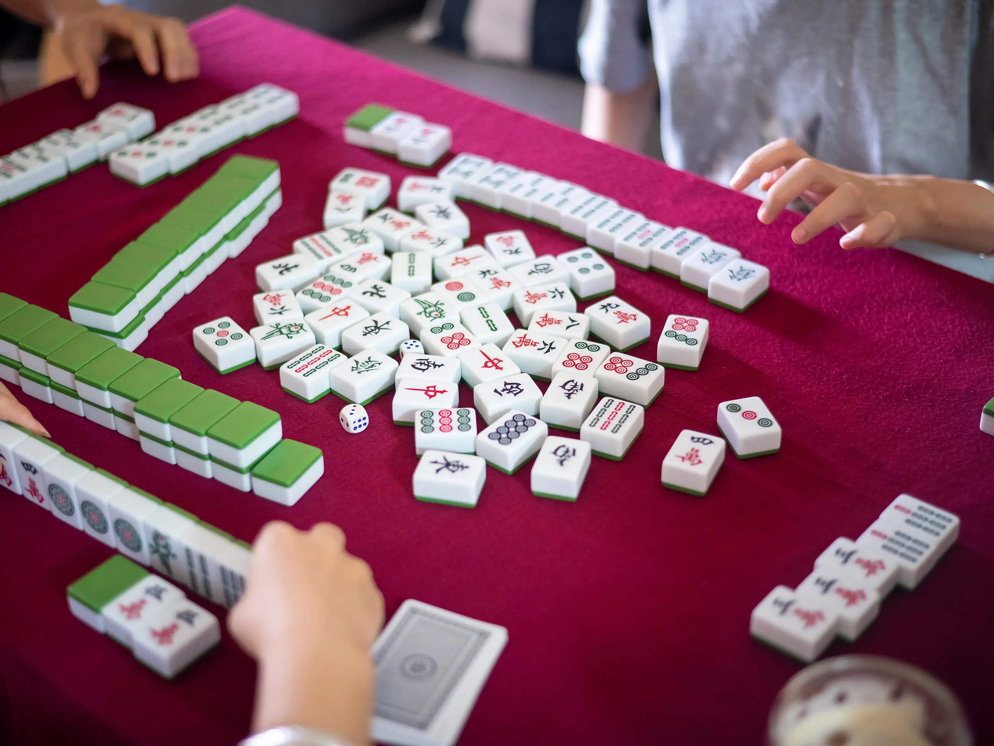 Mahjong Table Manners: Etiquette Every Player Should Know